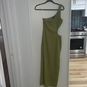 White Fox One-Shoulder Textured Cut Out Maxi Dress in Olive Green | S